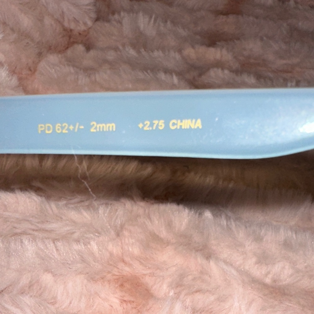 Stylish Reader Eyeglass Set - image 7